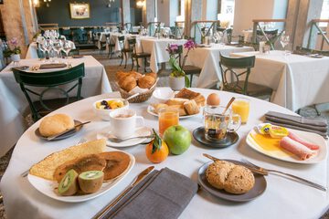 Breakfast buffet