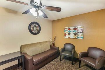 Extended Stay America Suites - Milwaukee - Brookfield