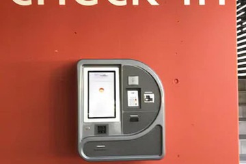 Check-in/check-out kiosk