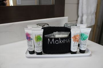 Bathroom amenities