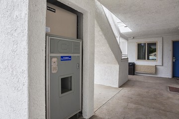 Hotel Interior 5 of 31