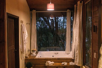 Private spa tub