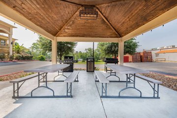 BBQ/picnic area
