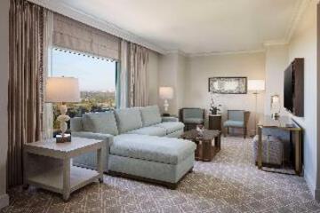 Suite with King Bed, Accessible, Roll-In Shower - 2AD | 3Pax