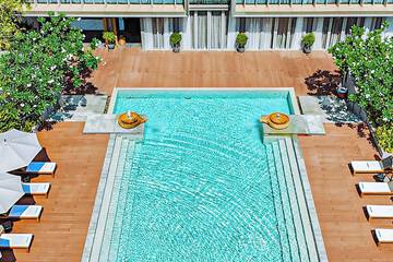 Infinity pool