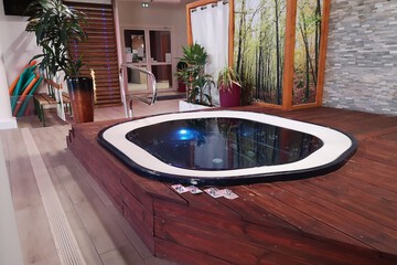Private spa tub