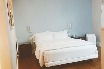 Pacific Blue Inn