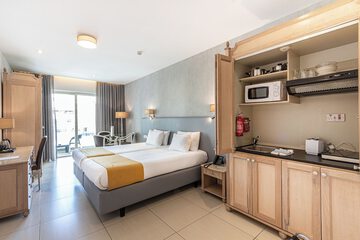 Private kitchenette