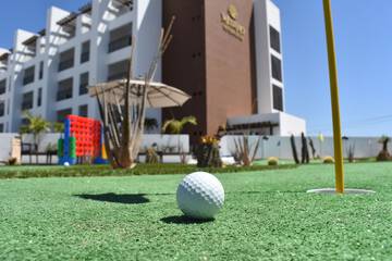 Mini-golf
