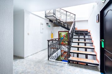 Handrails in stairways