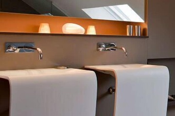 Bathroom sink
