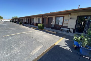 Hotel 4 of 70