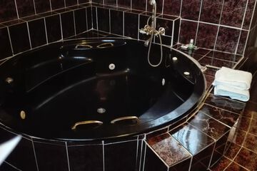 Jetted tub