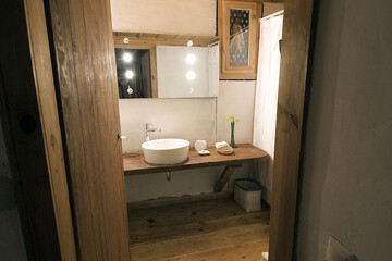 Bathroom sink