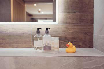 Bathroom amenities