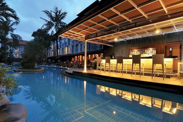 Poolside bar