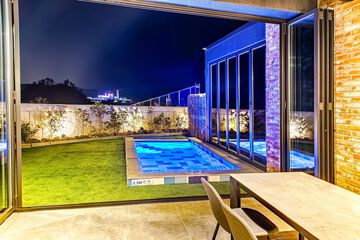 Private spa tub