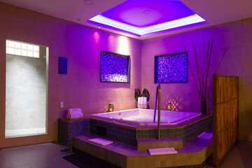 Indoor spa tub
