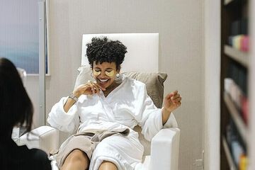 Nail salon