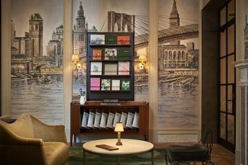 Lobby lounge