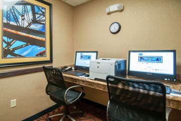 Business Center 37 of 37