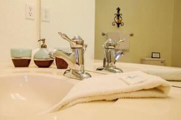 Deep Soaking Bathtub