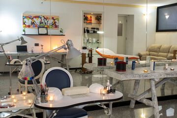 Nail salon