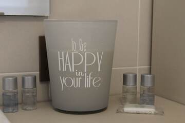 Bathroom amenities