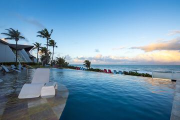 Infinity pool