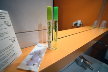 Bathroom amenities
