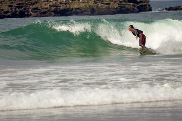 Surfing/boogie boarding