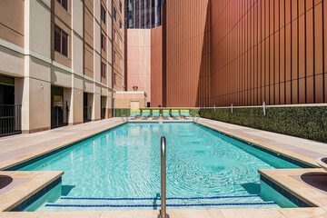 Embassy Suites Houston Downtown