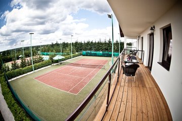 Tennis court