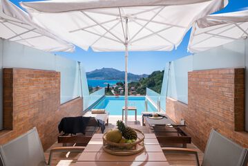 Private pool