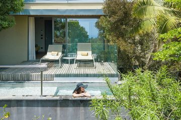 Private pool