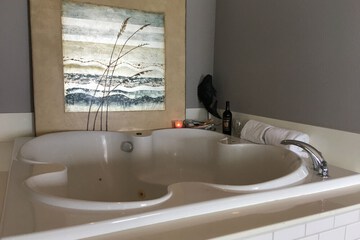 Jetted tub