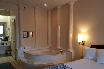 Jetted tub