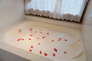 Jetted tub