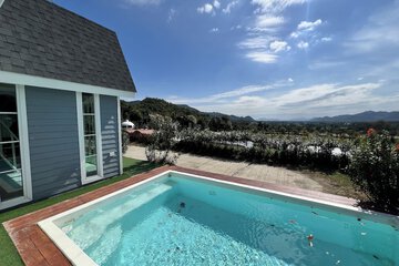 Private pool