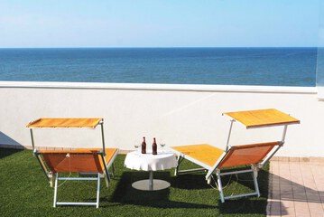 Sundeck