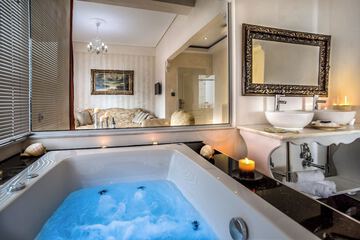 Jetted tub