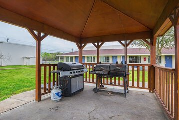 BBQ/picnic area
