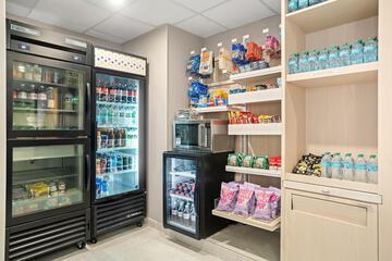 Snack bar