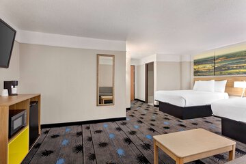 Room 12 of 34