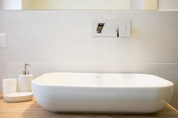 Bathroom sink