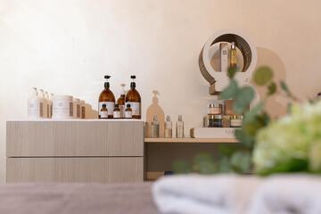 Nail salon