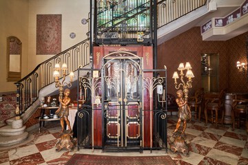 Elevator