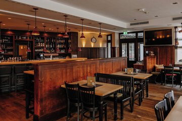 Sports bar