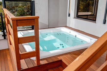 Jetted tub