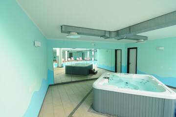 Indoor spa tub